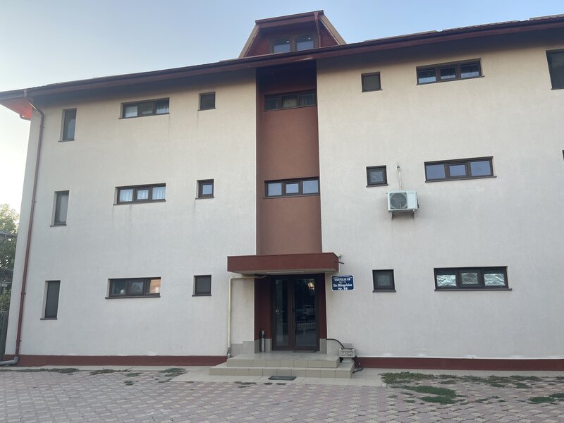 Prelungirea Ghencea, Margelelor, Ap.2 Camere Plus Curte